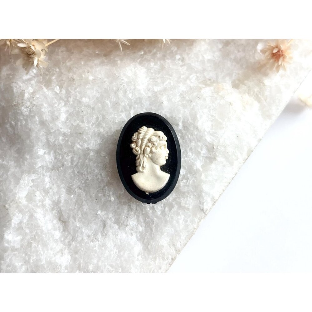 Faux Cameo Victorian Style Profiled Lady Oval Costume Jewelry Brooch | Lapel Pin - Picture 2 of 10